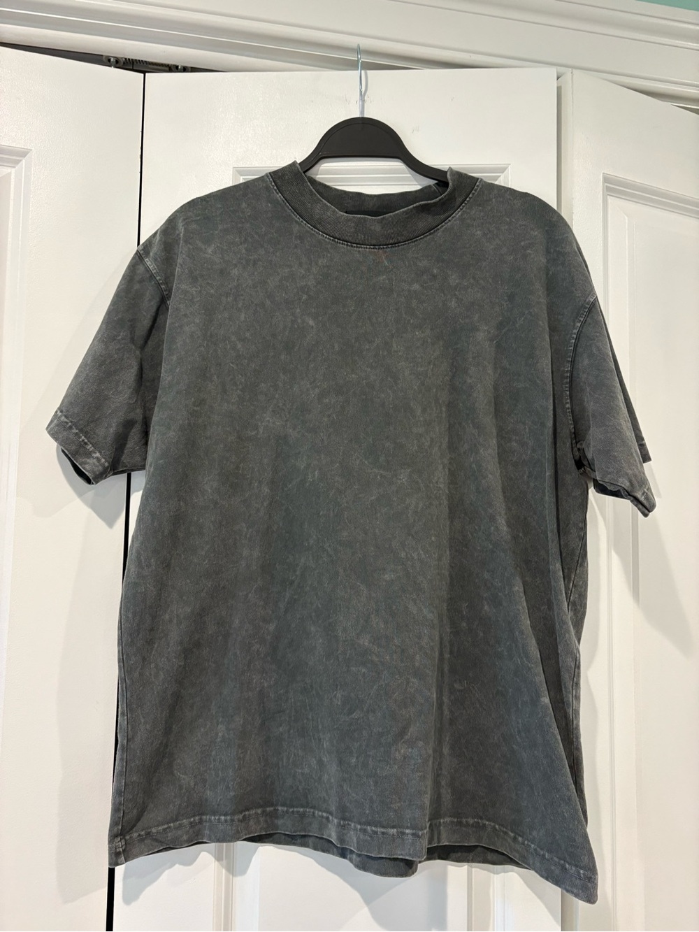 TALENTLESS Washed Charcoal Short-Sleeve Crewneck Tee